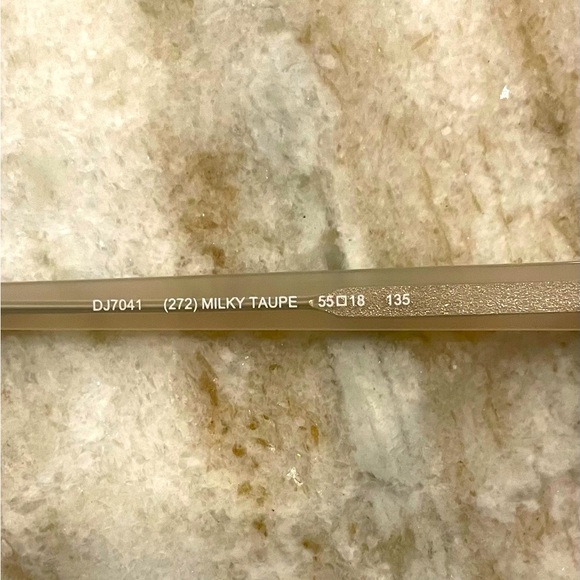 Draper James glasses frame, model 7041, with branded case - Picture 6 of 9